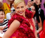 Шарлиз Терон усыновила ребенка