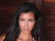 Ким Кардашян чувствует себя замужней женщиной, несмотря на развод