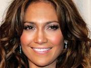 Дженнифер Лопес делает все возможное, чтобы сохранить фигуру