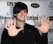 Певец Дмитрий Колдун изменяет своей жене