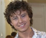 Раскрыты фальшивые биографии российских звезд