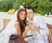 Зачем Алена Водонаева фотографирует ноги любимого мужа