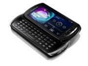 Владельцы смартфонов обновляют статусы в Facebook в ресторанах