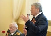 Новоиспеченный губернатор поздравил ветеранов с предстоящим праздником