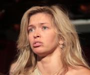 Веру Брежневу оскорбили фанаты