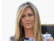 Дженнифер Энистон дала бой-френду повод для ревности