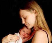 Саша Пивоварова показала новорожденную дочь