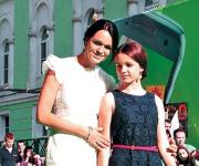 Певица Слава показала красавицу-дочку