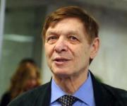 На что Эдуард Хиль потратил свои гонорары