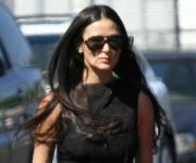 Деми Мур продемонстрировала морщинистые колени