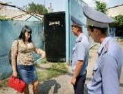 Сотрудники госавтоиснпекции вернули регистрационный знак владелице