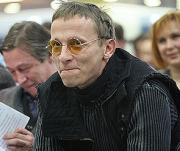 Иван Охлобыстин лечит бабушек