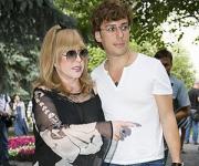 Алла Пугачева опять сделала липосакцию