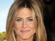 Дженнифер Энистон опровергла слухи о разрыве с бой-френдом