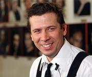 Почему Андрей Мерзликин так поздно женился?