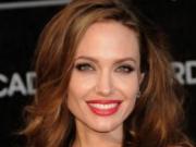 Анджелина Джоли раздумала выходить замуж