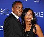 Дочь Уитни Хьюстон выходит замуж за брата