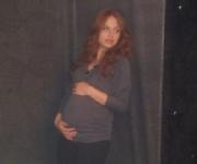 Солистка группы \"Чи-Ли\" показала беременный живот