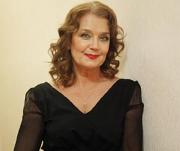 Внучка Алферовой все больше похожа на бабушку