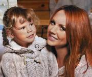 Певица МакSим впервые показала подросшую дочь