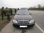 В крае задержали иномарку с боевым арсеналом и наркотиками