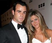 Жених Энистон пригласил на свадьбу Джоли