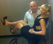 Пригожин носит Валерию на руках