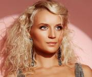 Полина Гагарина шокировала плоской грудью