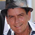 Актёр Чарли Шин помогает спасти больную девочку