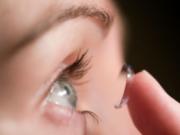 Созданы лечебные линзы