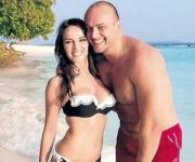 Звезда \"Кармелиты\" крутит роман с женатым