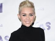 Отец Майли Сайрус – против свадьбы