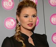 Анну Семенович в очередной раз уличили в беременности