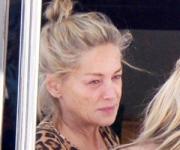 Шэрон Стоун без макияжа выглядит как старуха