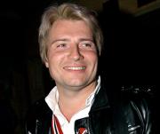 Прошлые отношения не дают покоя Николаю Баскову