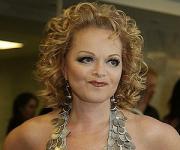 Лариса Долина до сих пор вылизывает тарелки