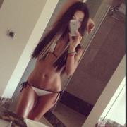 Певица Бьянка поразила стройной фигурой