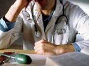 Врач-хирург обвиняется в причинении смерти по неосторожности маленькому ребенку