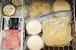 Замораживать и размораживать продукты следует правильно