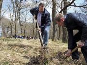 Чиновники привели в порядок один из городских лесов Ставрополя