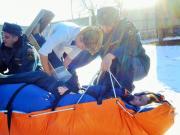 Спасатели практиковались в оказании экстренной помощи пострадавшим