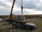 Спасатели вытащили упавший в Куму автомобиль