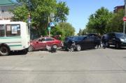 ДТП в Ставрополе с участием маршрутного автобуса и трёх автомобилей