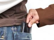 Житель Ессентуков проник в чужую квартиру и украл деньги