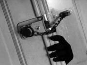 На Ставрополье двое подростков проникли в дом к матери знакомого и похитили её вещи